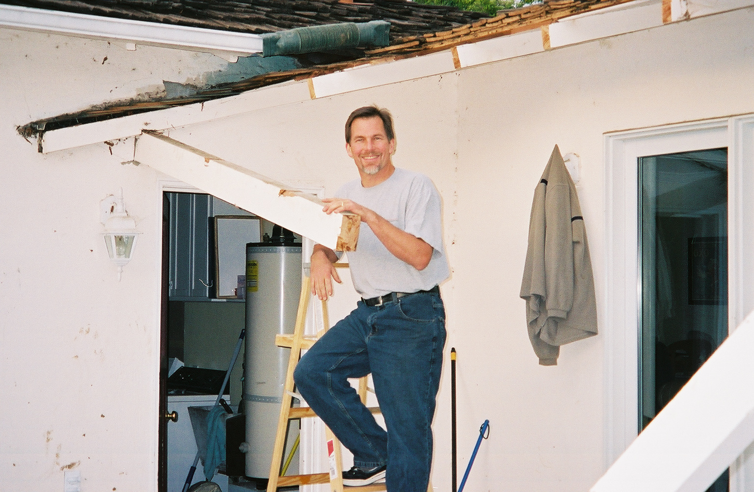 robert0-r1-004-0a.jpg